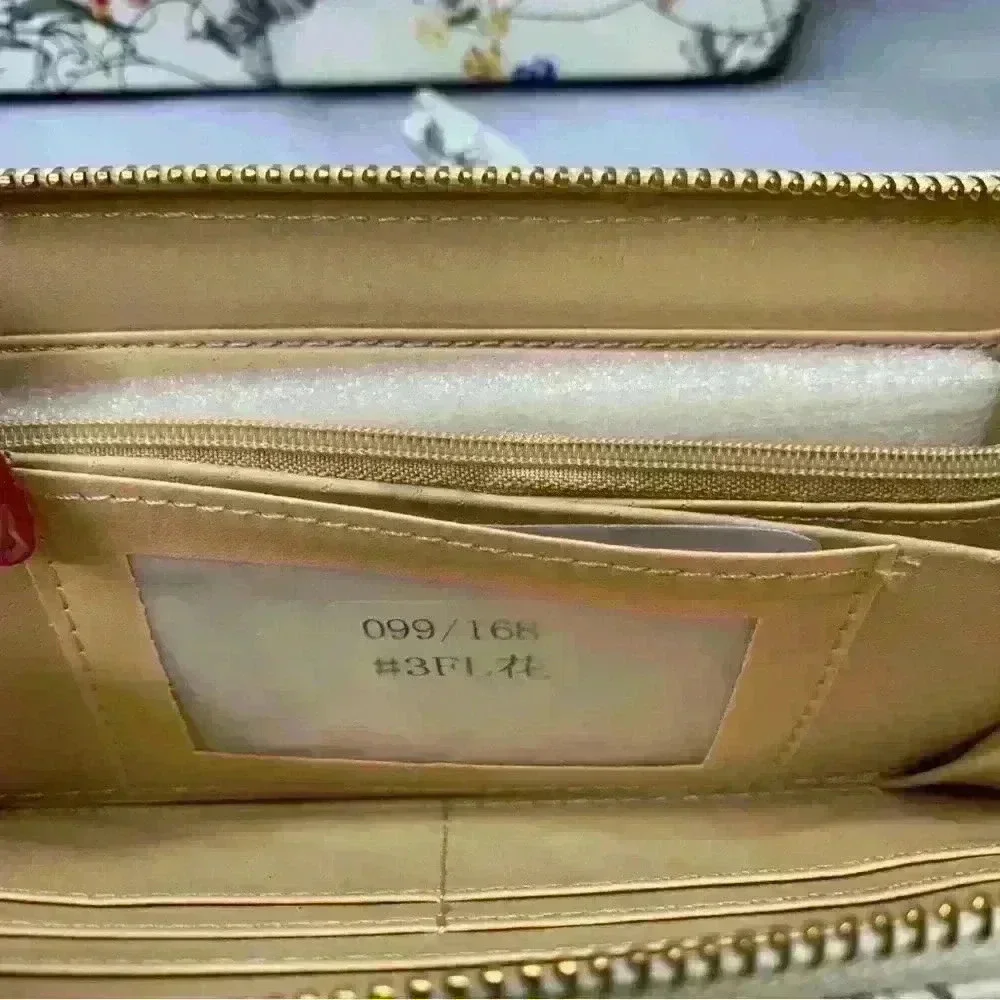 NWT Designer Inspired  Floral Handbag Matching Wallet.